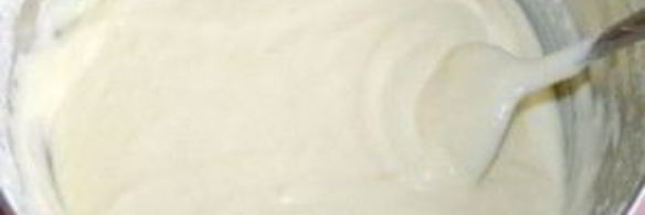 бисквитные оладьи с черной смородиной