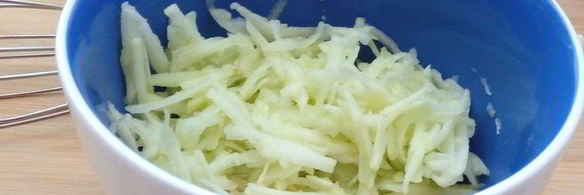 фруктовые оладьи из банана и яблока