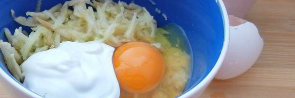 фруктовые оладьи из банана и яблока