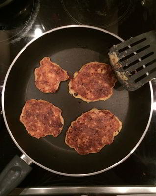 Кабачковые оладьи с сыром и цельнозерновой мукой