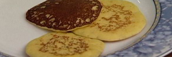 кукурузные оладушки со сливами