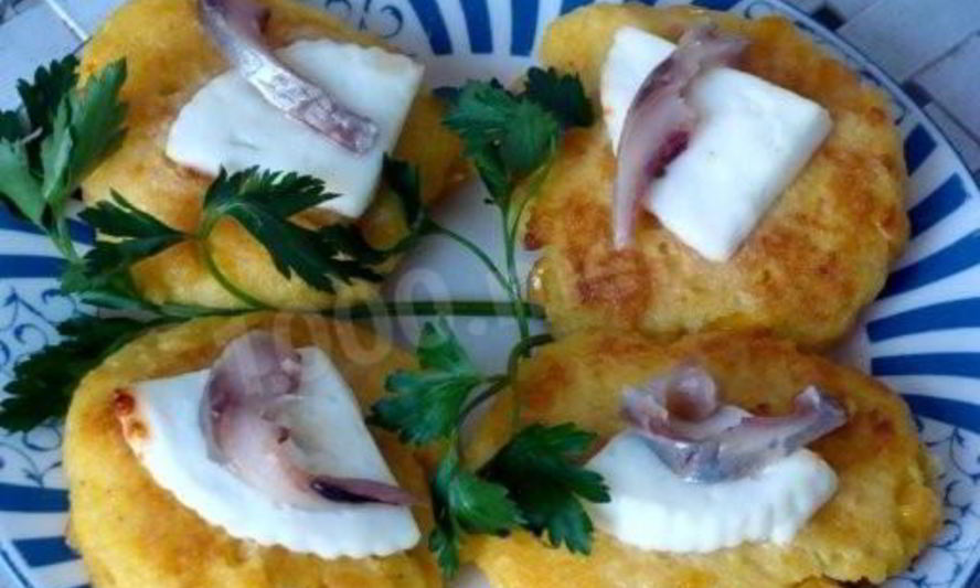 Рецепт кукурузных оладий с сыром моцарелла