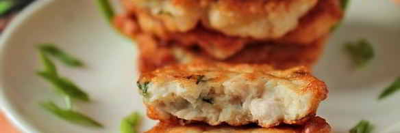куриные оладьи с луком