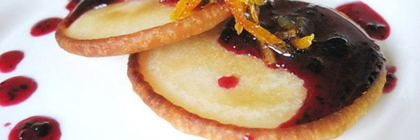 Лимонные оладьи со смородиновым соусом