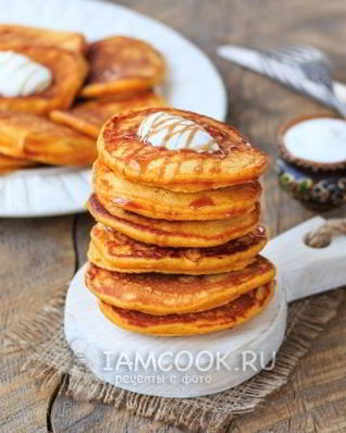 Морковные оладьи с изюмом