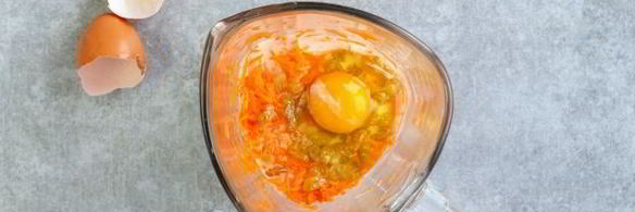 морковные оладьи с изюмом