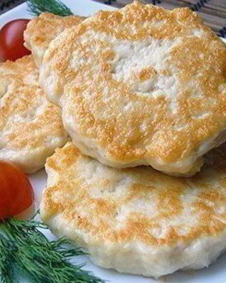 Нежные куриные оладушки на кефире