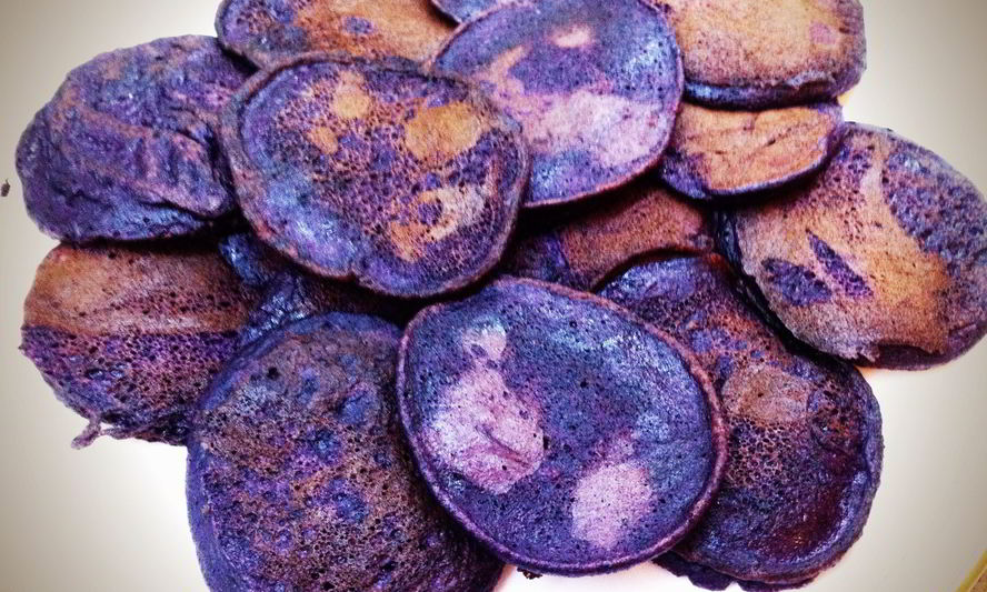 Рецепт оладий из черники на кефире