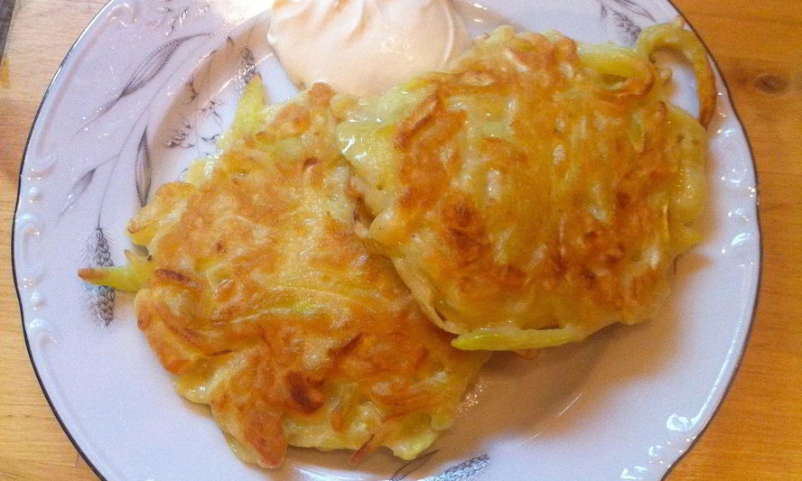 Рецепт оладий из кабачков с чесноком