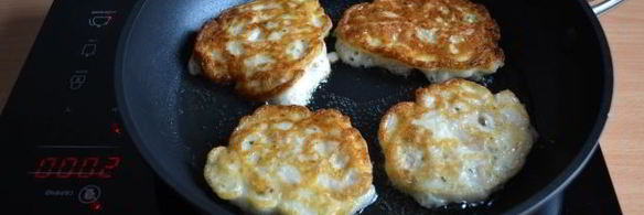 оладьи из куриного филе с крахмалом и кефиром