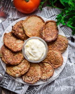 Оладьи из куриной печени с овощами