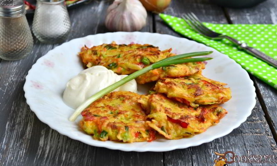 Рецепт оладий из овощей с куриным фаршем