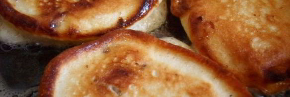 оладьи на кефире с черешней