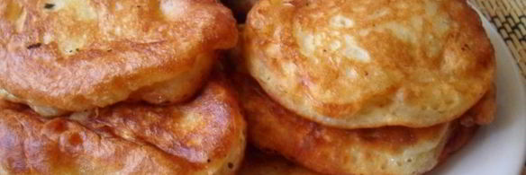 оладьи на кефире с черешней