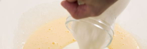 оладьи на кефире с фруктами