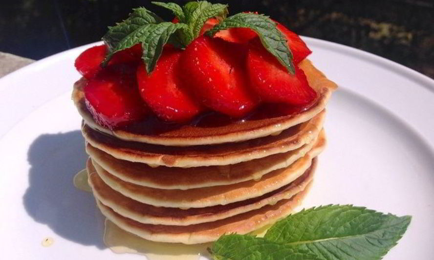 Рецепт оладий на кефире, жареные без масла