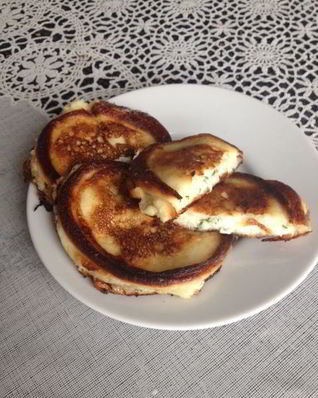 Оладьи с сырной начинкой