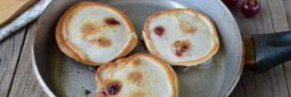 оладьи с вишней на кефире