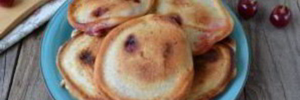 оладьи с вишней на кефире