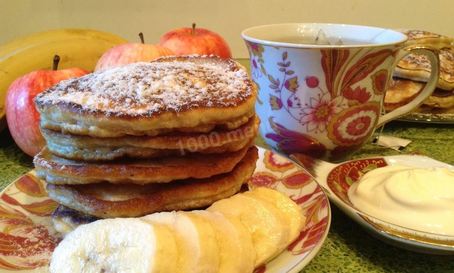 Рецепт оладий с яблоками и бананами на кефире
