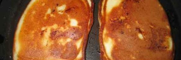 оладьи с яйцом и зеленым луком