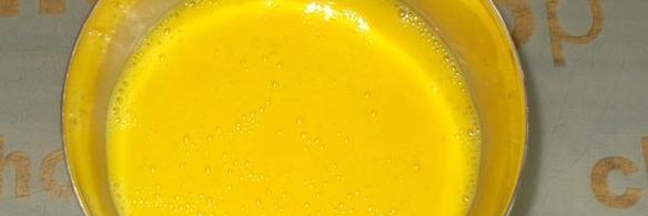 печеночные оладьи под соусом из огурца