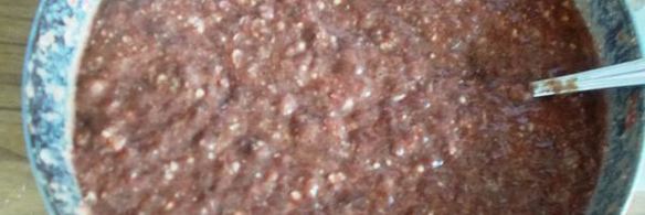 печеночные оладьи под соусом из огурца