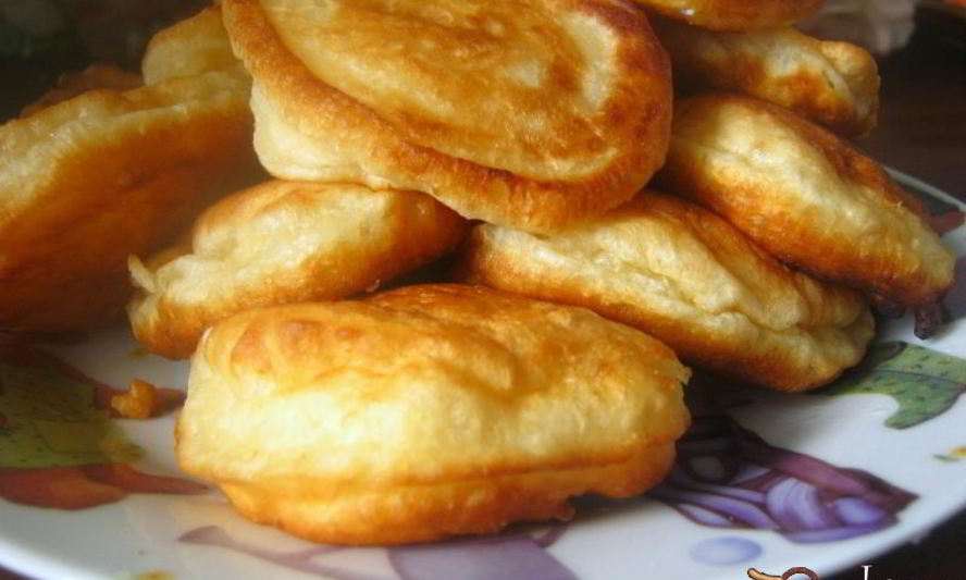 Рецепт пышных оладий на кефире и минеральной воде