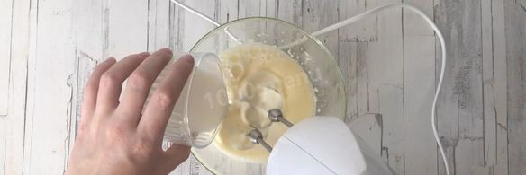 сливочные оладьи с грушей дюшес