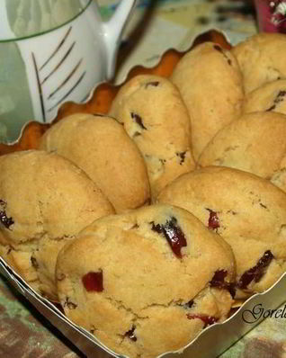 Апельсиновое печенье с вяленой клюквой