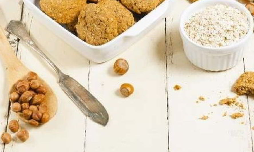 Рецепт хрустящих печений из овсяных хлопьев и фундука