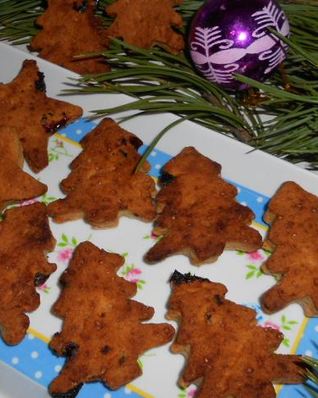 Коричное печенье с вяленой вишней