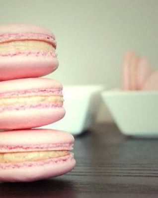 Нежнейшее французское миндальное печенье макароны ягодной начинкой