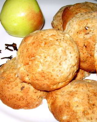 Печенье с яблоками и изюмом