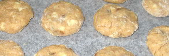 печенье с яблоками и изюмом