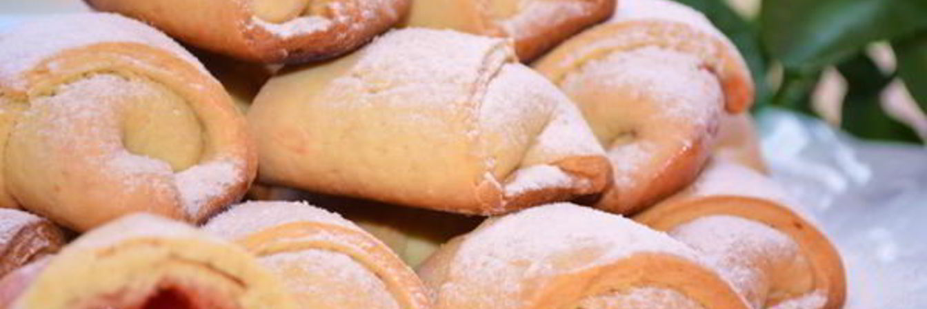 Песочные рогалики с мармеладом
