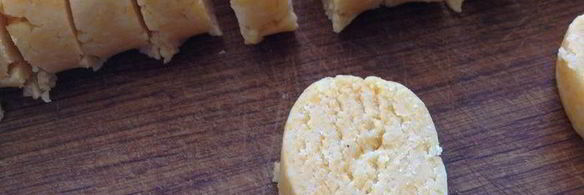 пикантное печенье с сыром чеддер и миндалем