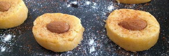 пикантное печенье с сыром чеддер и миндалем