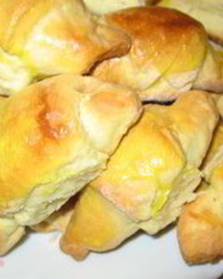 Сдобные рогалики с мармеладом