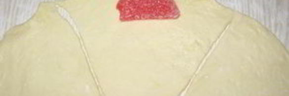 сдобные рогалики с мармеладом