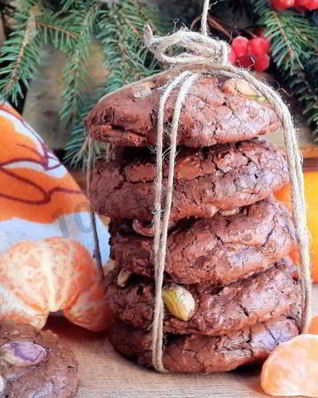 Шоколадное печенье с фисташками