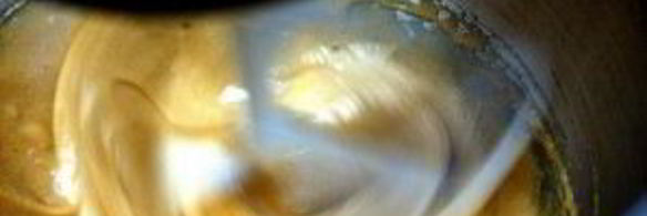 шоколадное печенье с карамелью и орехами