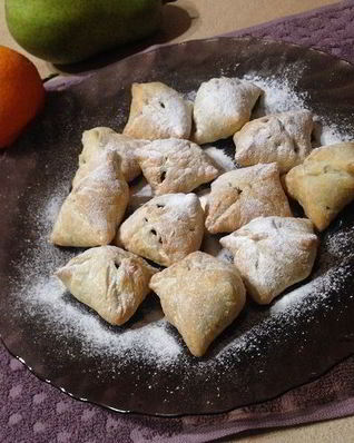 Слоеные печенья с шоколадом и орехами