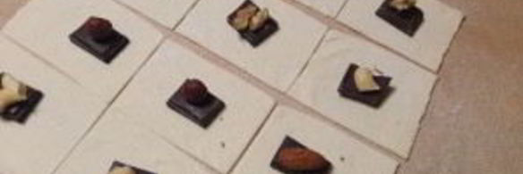 слоеные печенья с шоколадом и орехами