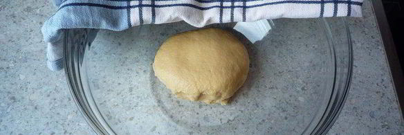 глазированный яблочно-творожный пирог на дрожжевом тесте