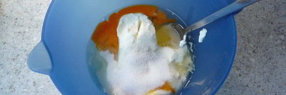 глазированный яблочно-творожный пирог на дрожжевом тесте