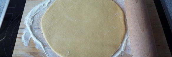 глазированный яблочно-творожный пирог на дрожжевом тесте