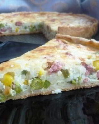 Киш с гавайской смесью