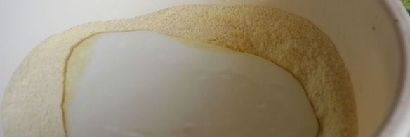 кукурузно-манный пирог с грушами