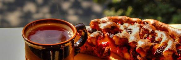 кукурузно-миндальный пирог со сливами